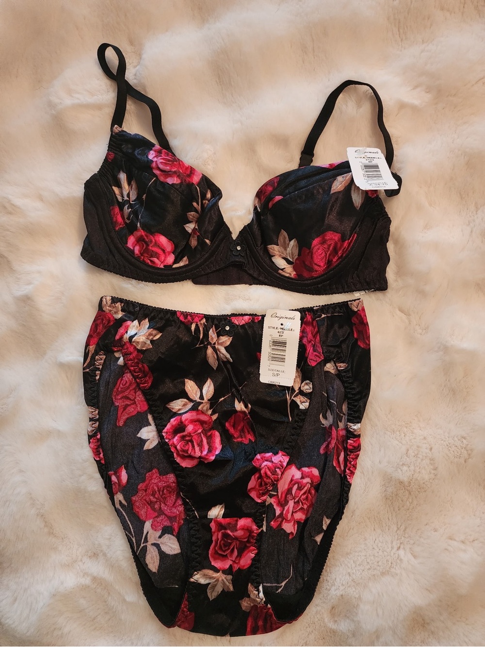 Floral Underwire Bra & High-Waist Brief Set - Black with Red Rose Print
